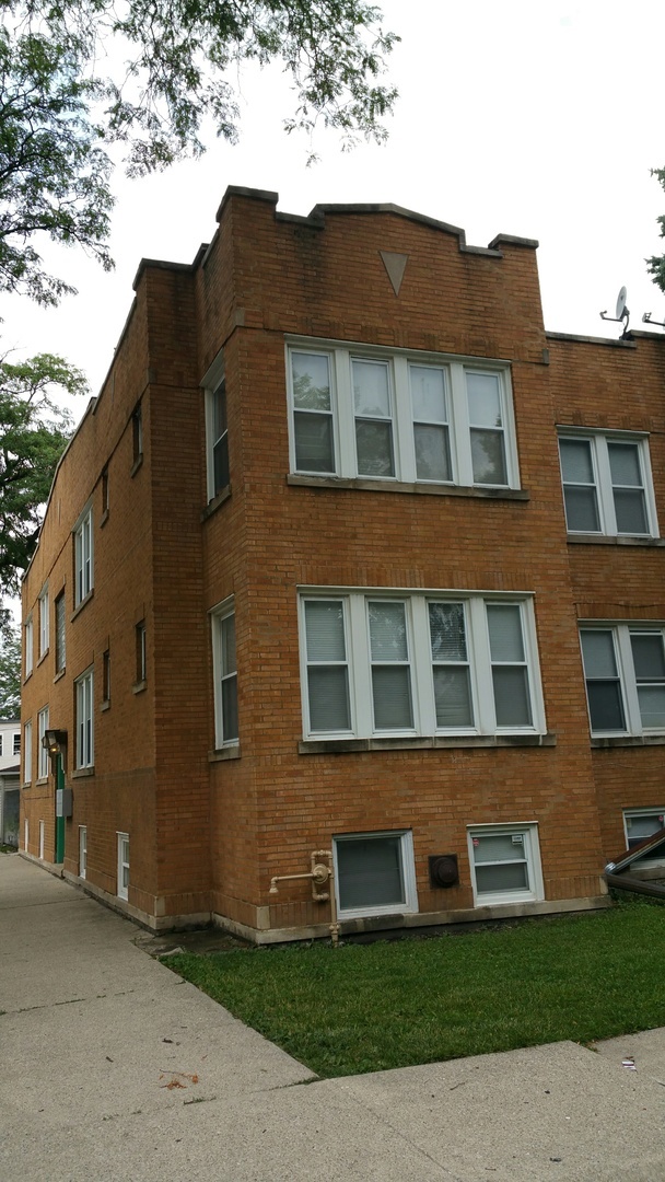 Property Photo:  4136 W Palmer Avenue 1E  IL 60639 