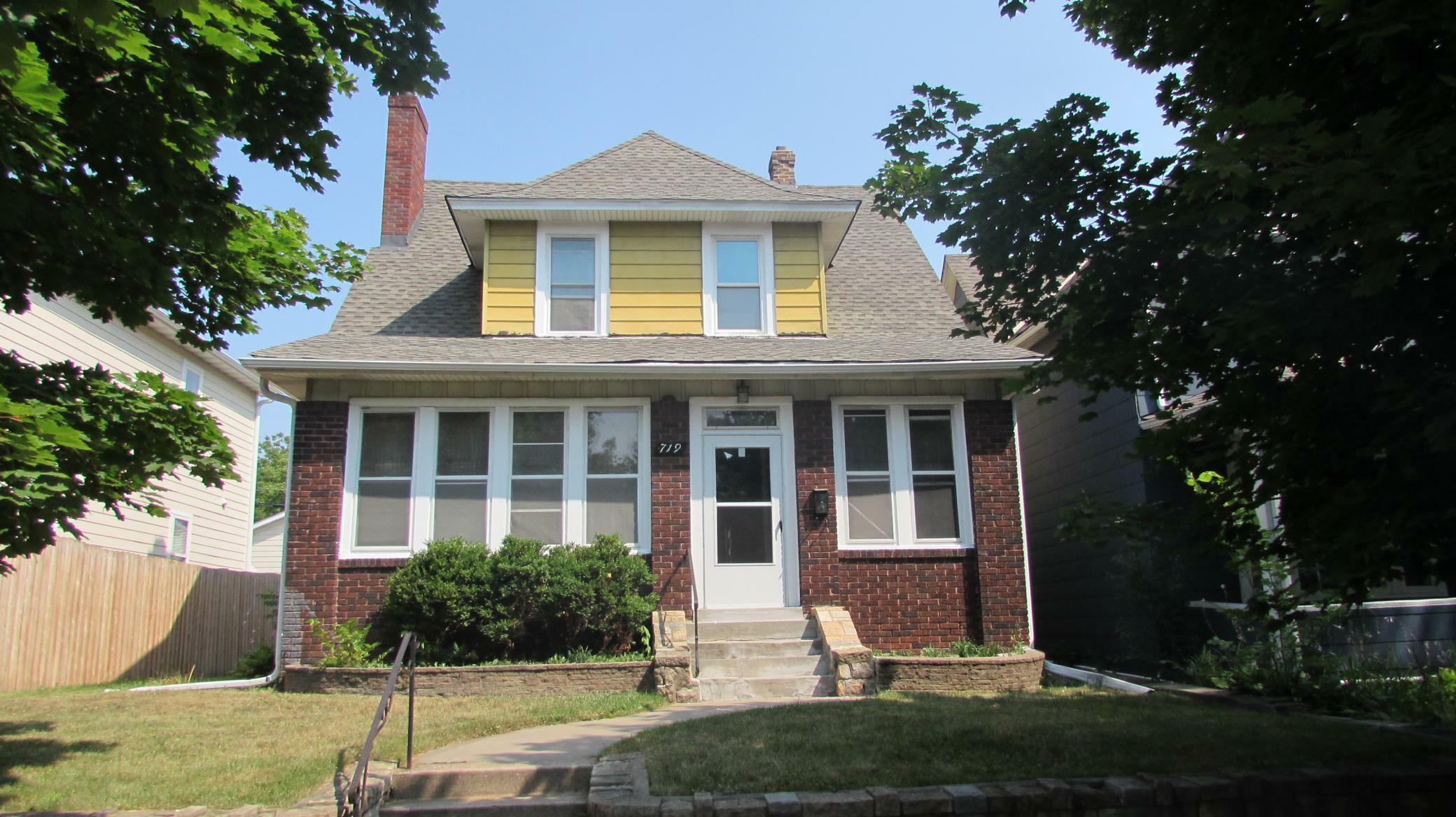 Property Photo:  719 Cook Avenue E  MN 55106 