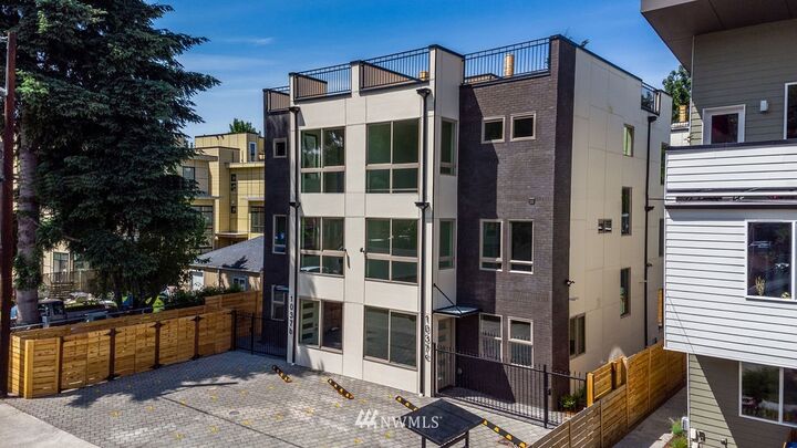 Property Photo:  1037 S Cloverdale Street D  WA 98108