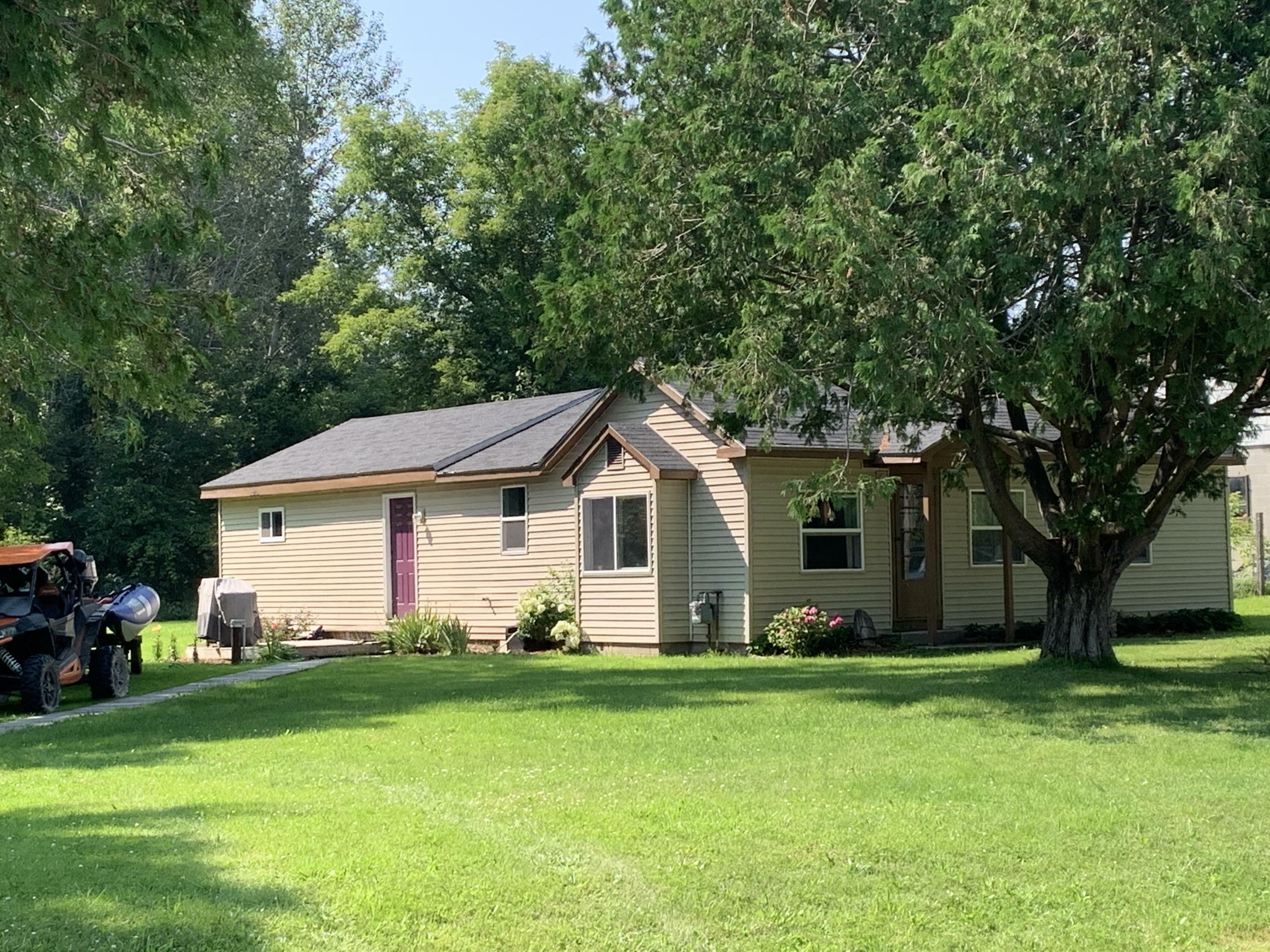 Property Photo: 3104 Gratiot Road MI 49749