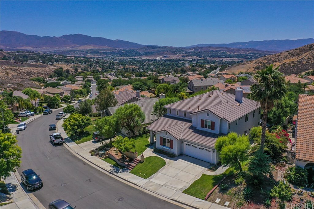 Property Photo:  28451 Falcon Crest Drive  CA 91351 