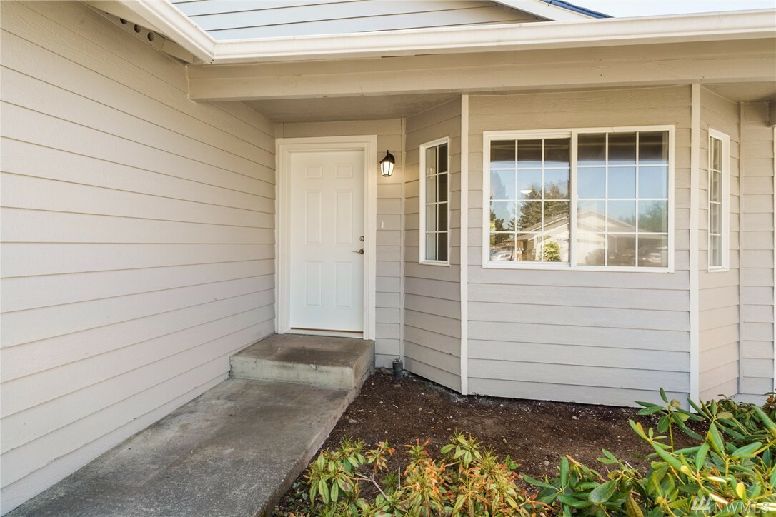 Property Photo:  1622 S 93rd St  WA 98444 