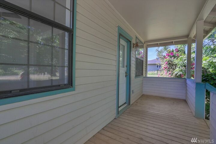 Property Photo: 1903 122nd Ave E WA 98372