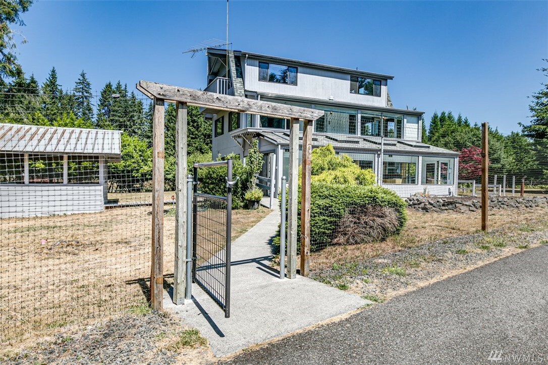 Property Photo:  2896 Deer Park Rd  WA 98362 