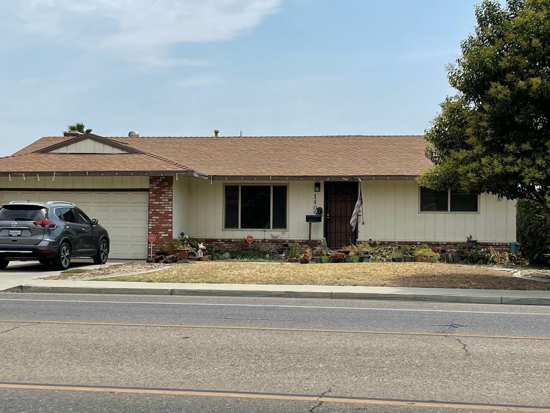 Property Photo:  1405 W Whitendale Avenue  CA 93277 