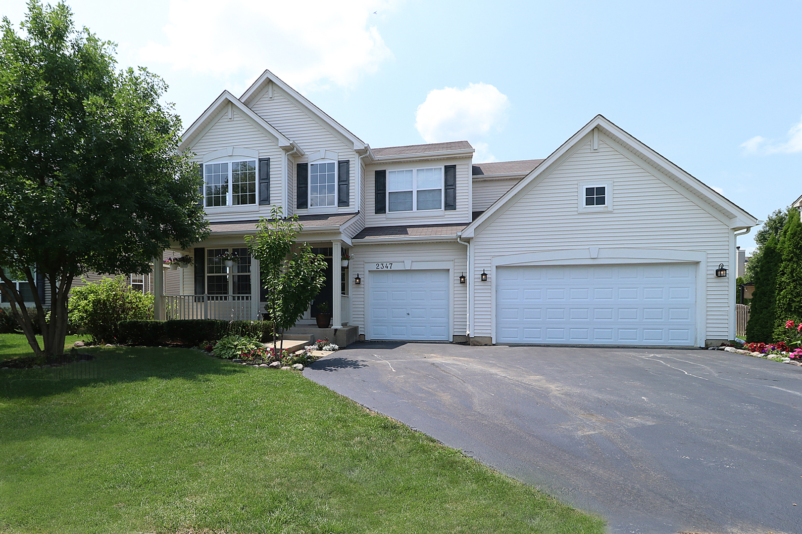 Property Photo:  2347 Patron Lane  IL 60538 