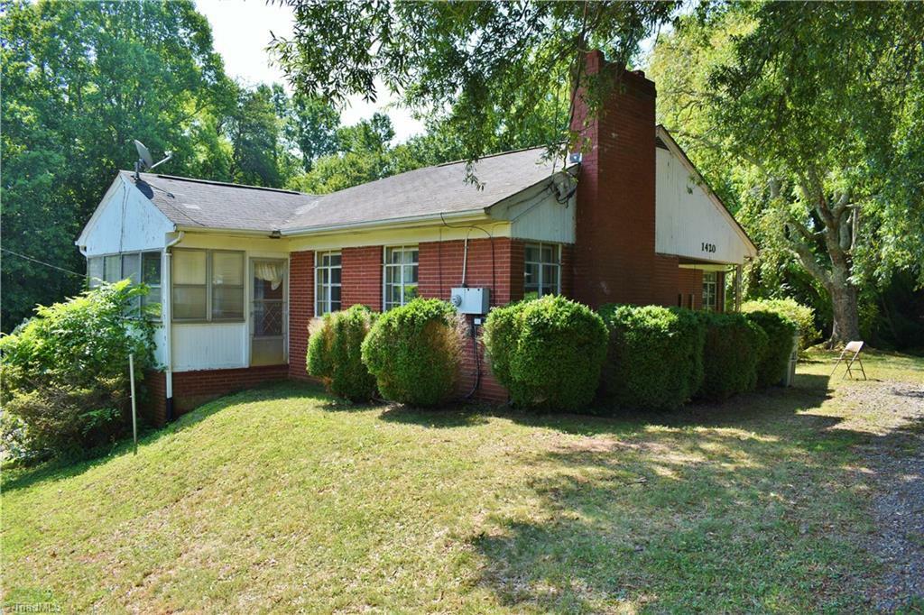 Property Photo:  1420 N Franklin Road  NC 27030 