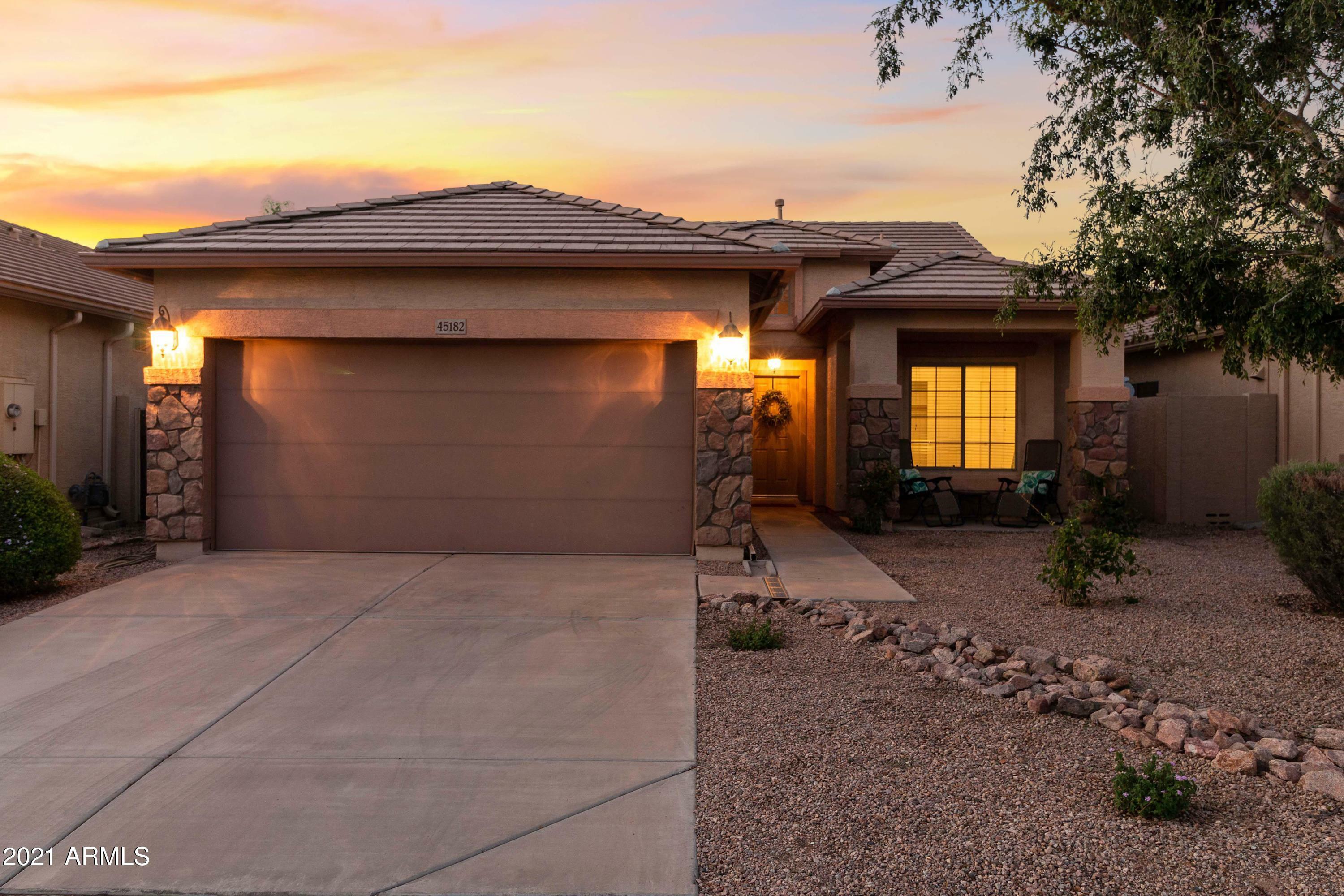 Property Photo:  45182 W Yucca Lane  AZ 85139 