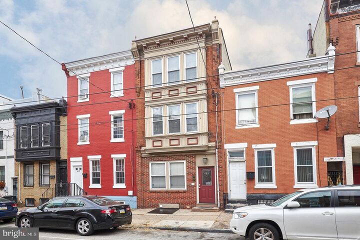 431 Tasker Street  Philadelphia PA 19148 photo