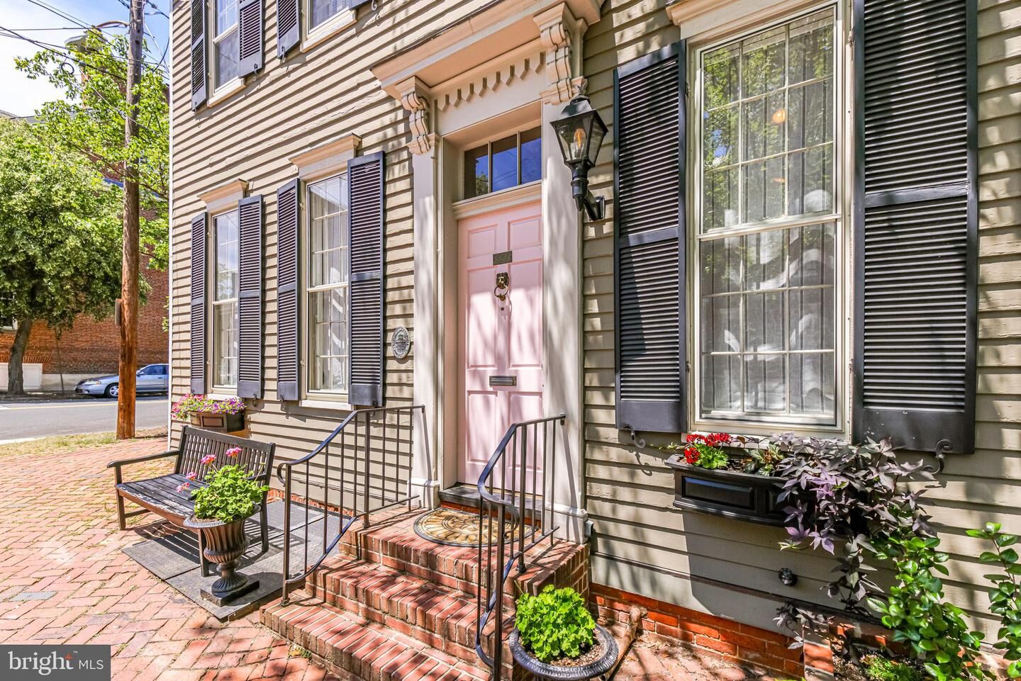 Property Photo:  523 Duke Street  VA 22314 
