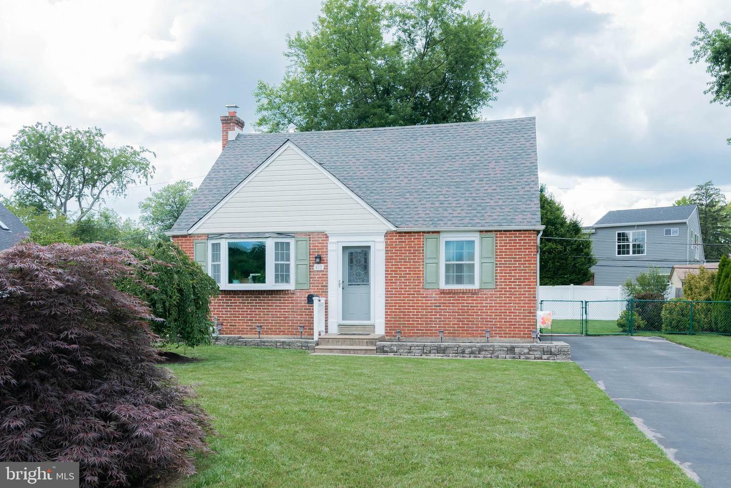 Property Photo:  612 Orchard Way  PA 19040 