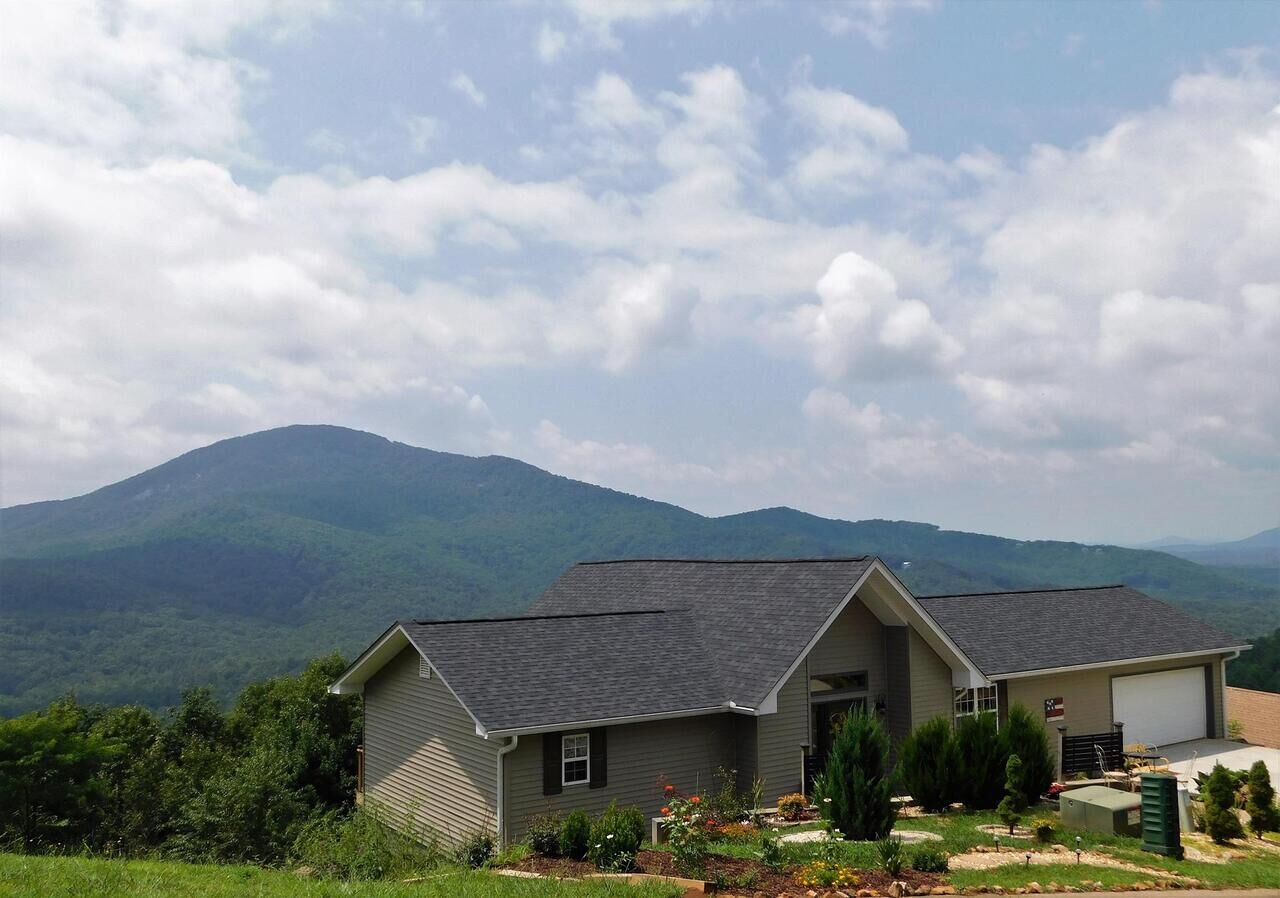 Property Photo:  788 Starlight Drive  GA 30571 