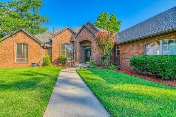 Property Photo:  3801 Waverly Court  OK 73072 