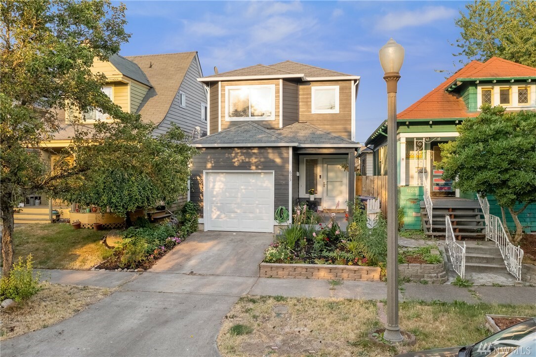 Property Photo:  625 N Prospect St  WA 98406 