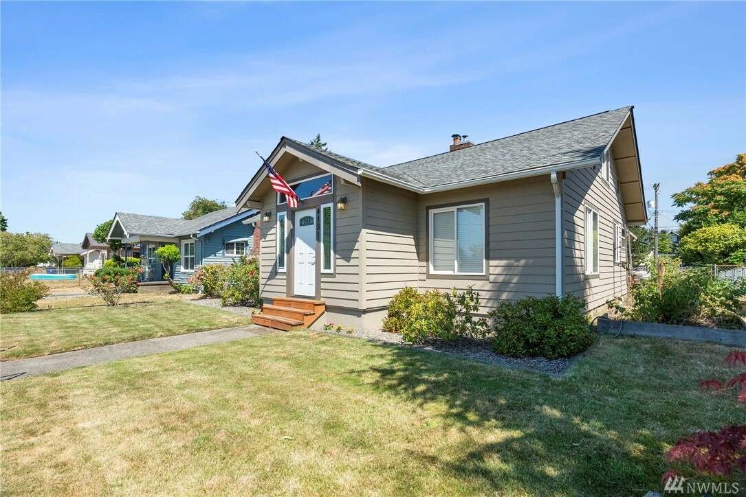 Property Photo:  4131 S Sheridan Ave  WA 98418 