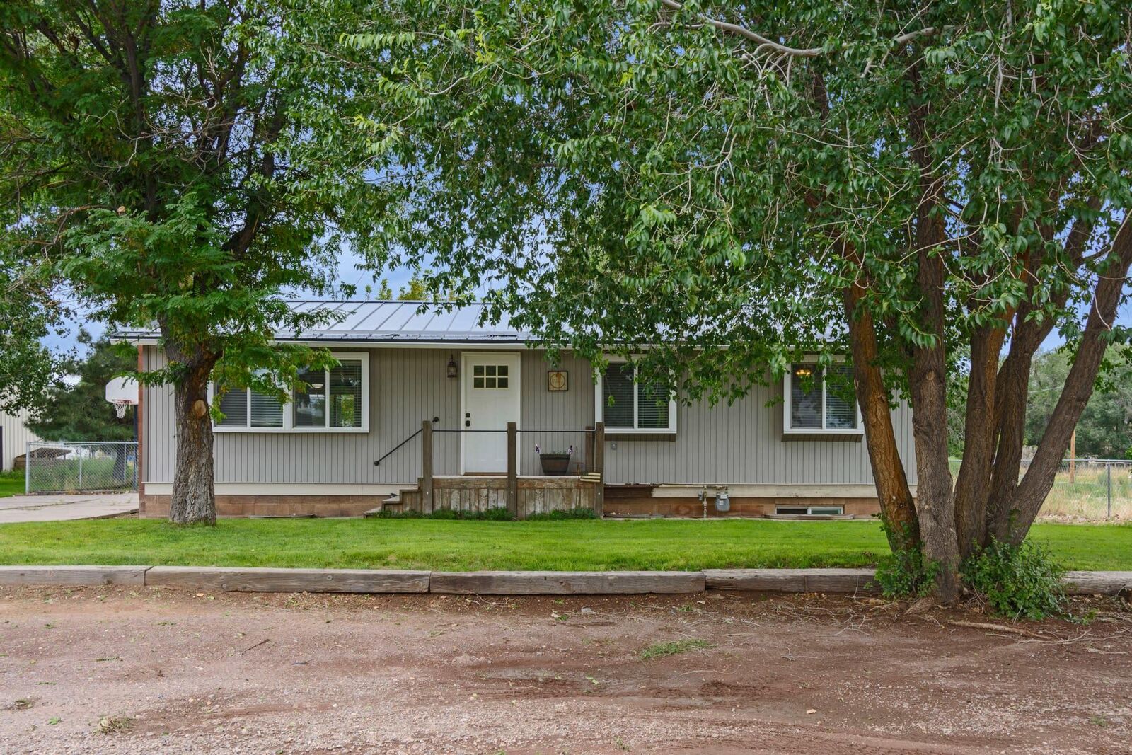 Property Photo: 63 N 100 W UT 84725