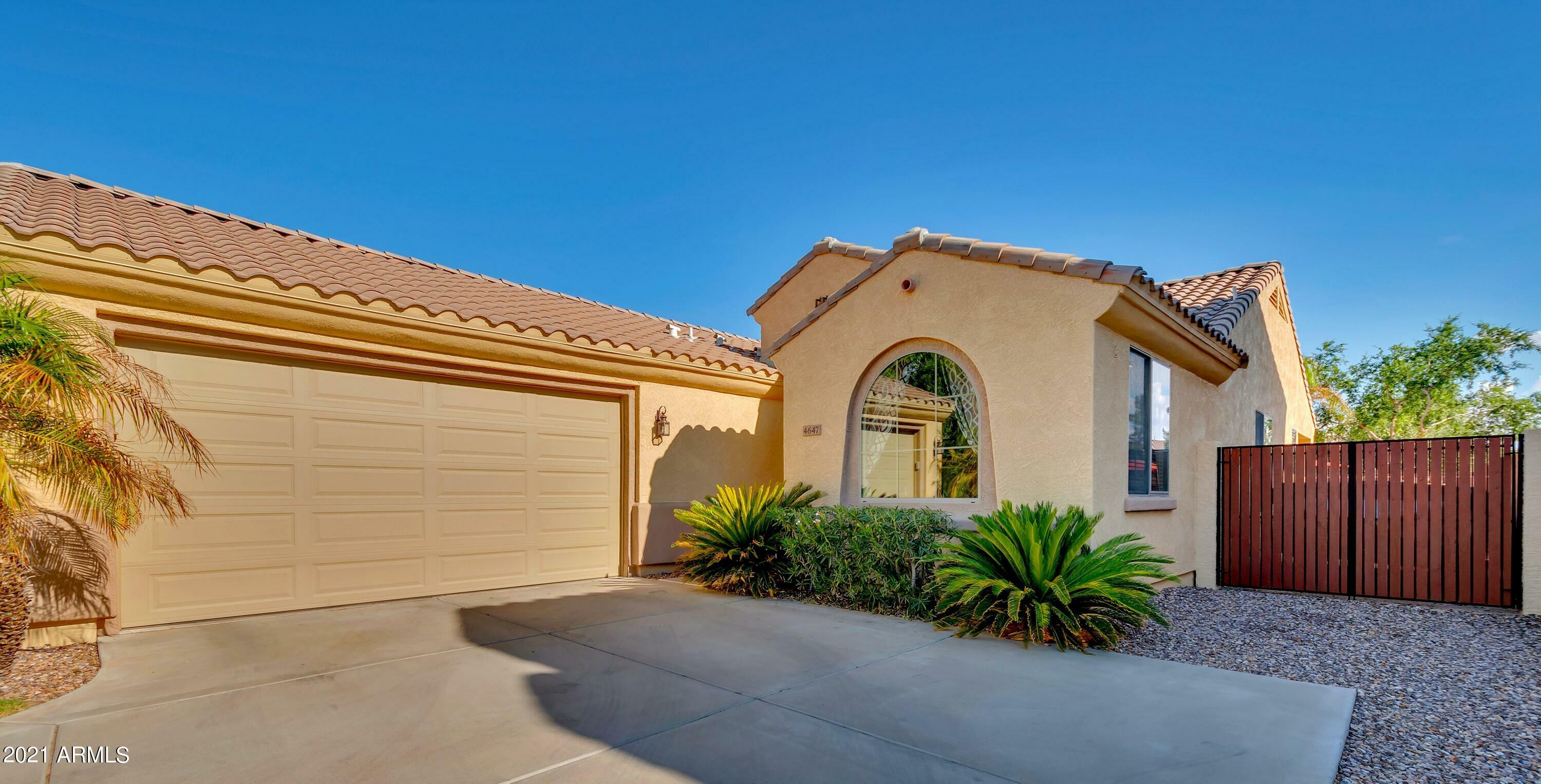 Property Photo: 4647 E Timberline Road AZ 85297