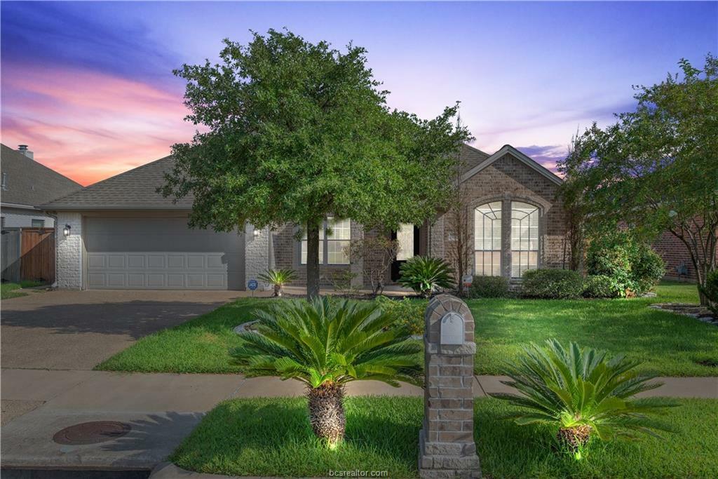 Property Photo: 910 Delrey Drive TX 77845-5090