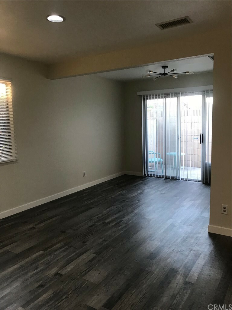 Property Photo:  9285 Park Street 10  CA 90706 