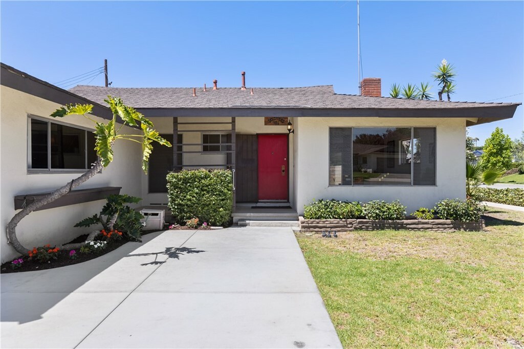 Property Photo:  901 N Verona Street  CA 90631 