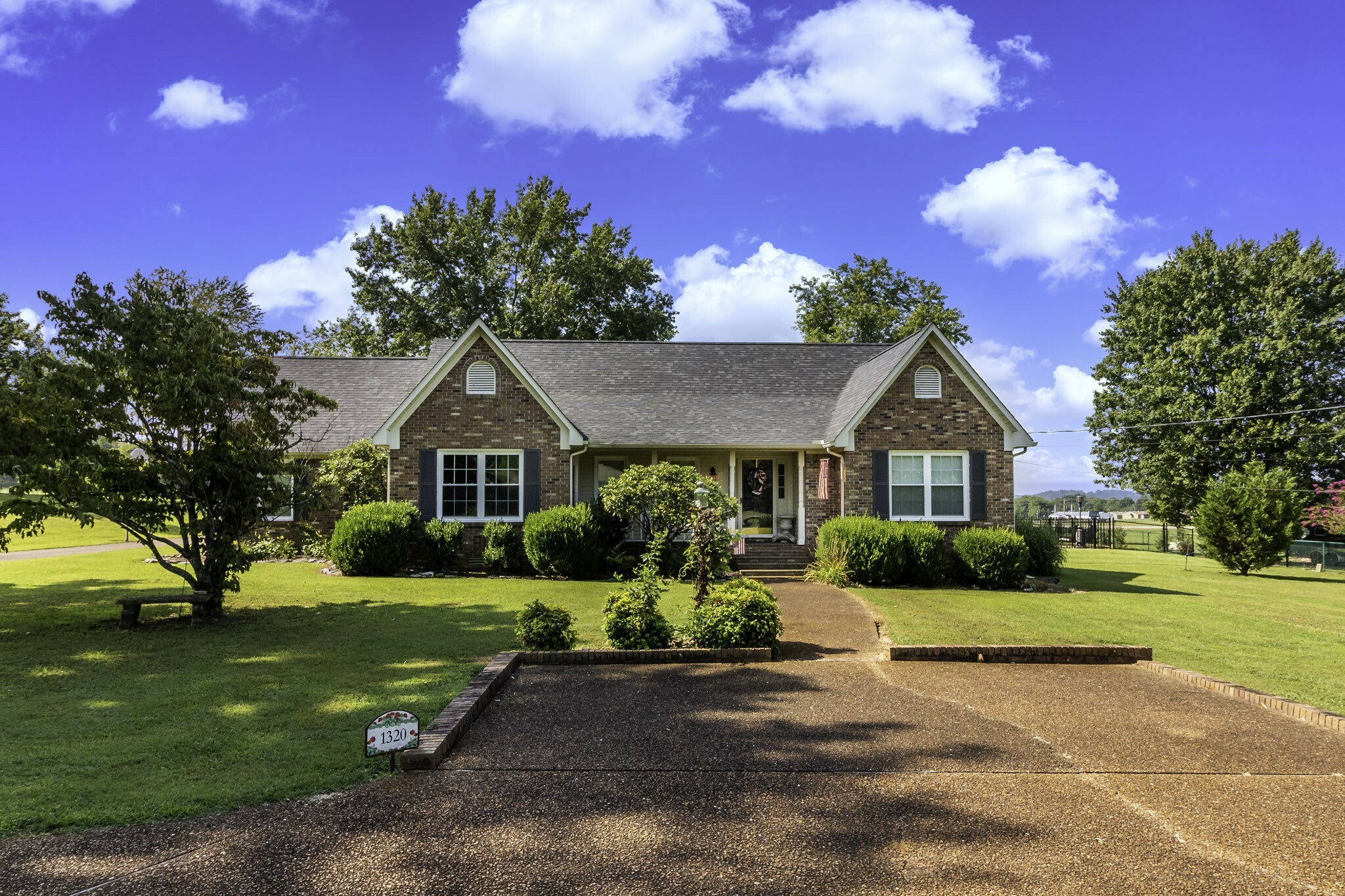 Property Photo:  1320 Edgewood Dr  TN 38478 