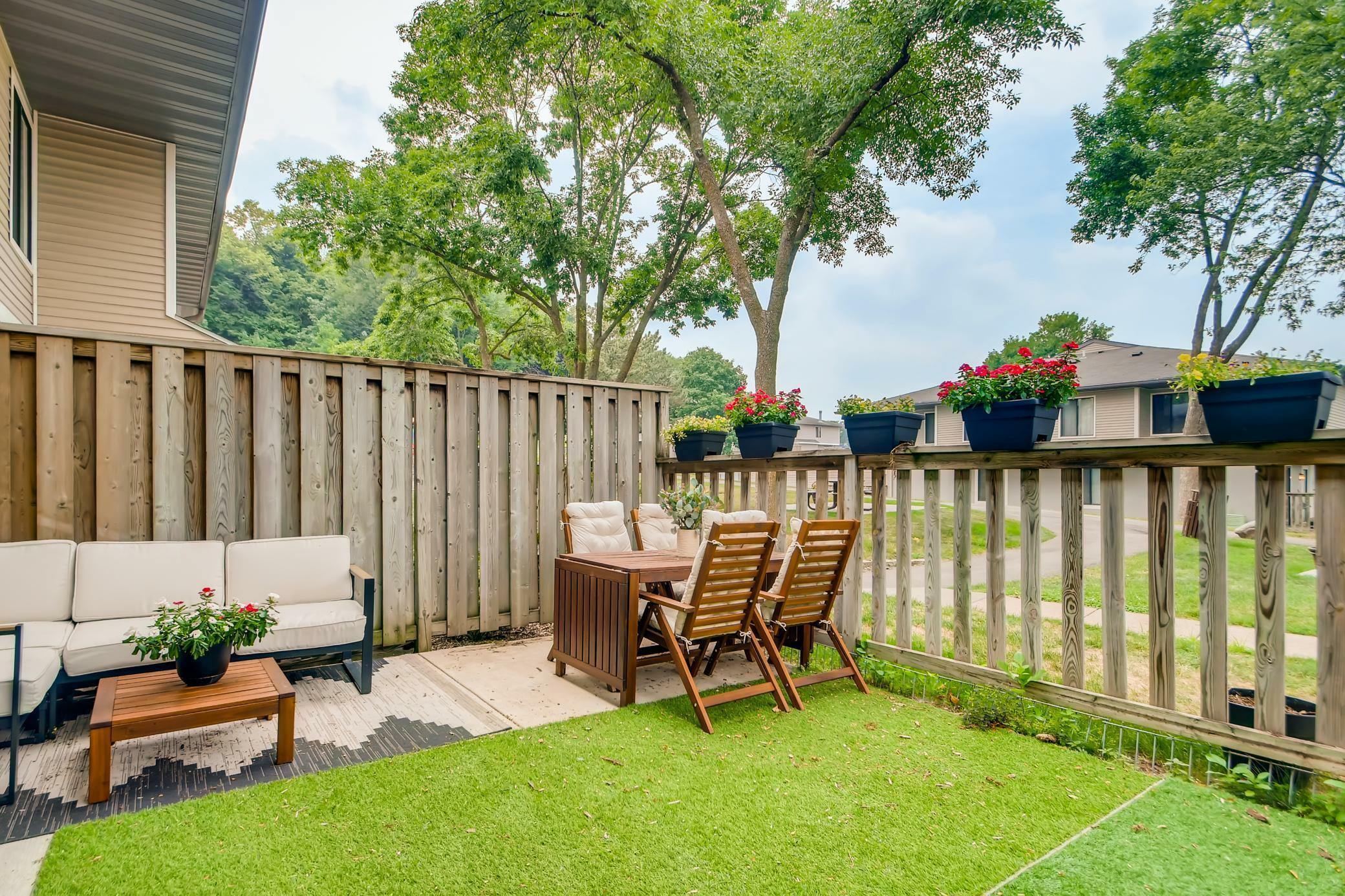 Property Photo:  1225 Trailwood N  MN 55343 