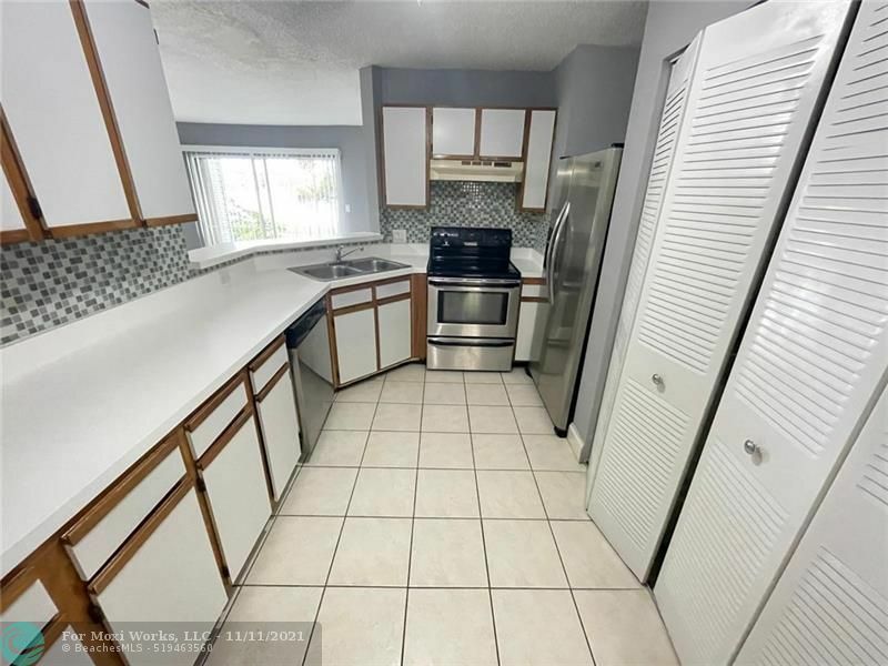 3401 NW 44th St 104  Lauderdale Lakes FL 33309 photo