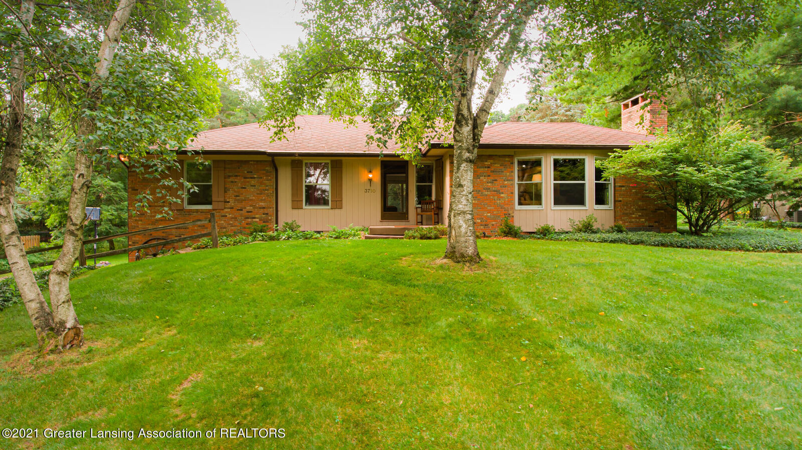 Property Photo: 3710 W Hiawatha Drive MI 48864