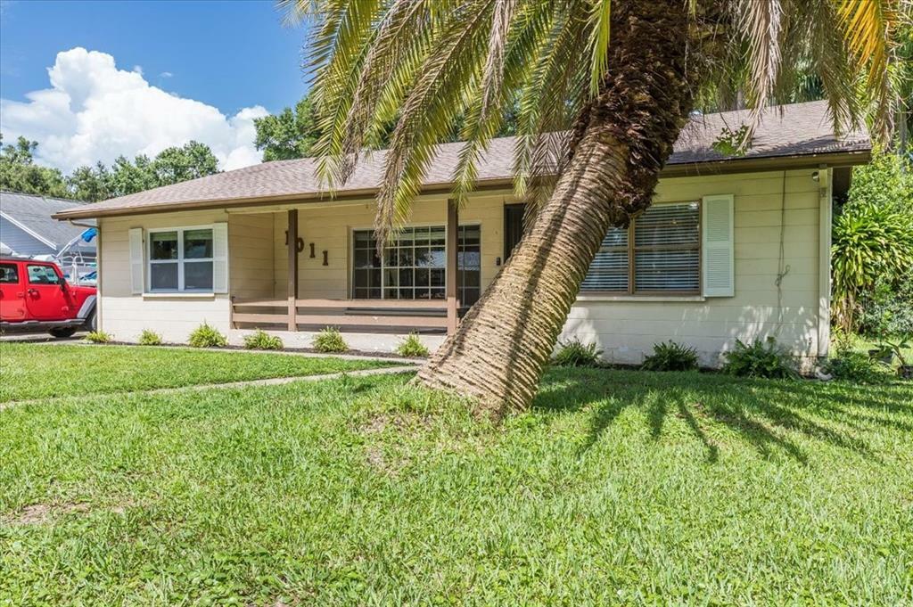 Property Photo:  1011 44th Street W  FL 34209 