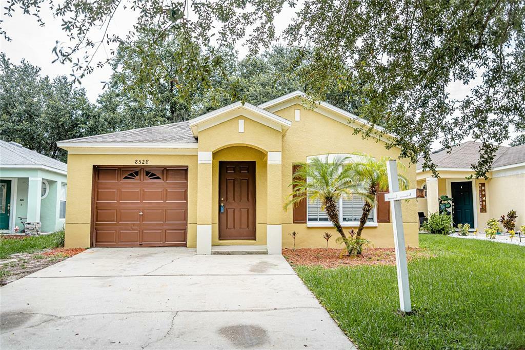 Property Photo:  8528 Quarter Horse Drive  FL 33578 