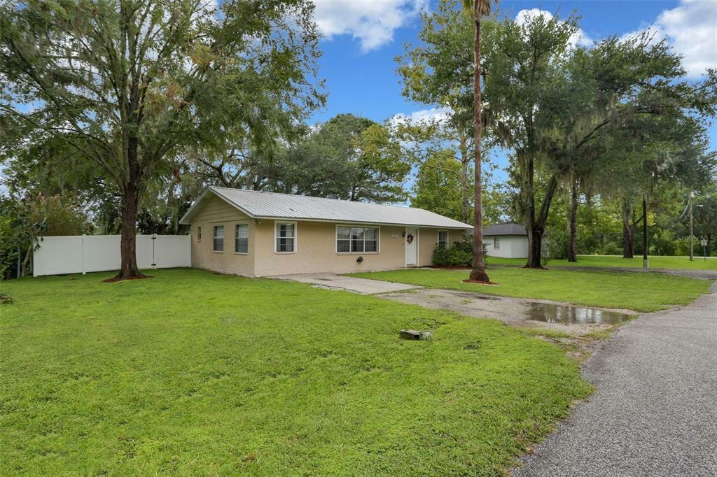 Property Photo:  12621 Magnolia Street  FL 33576 