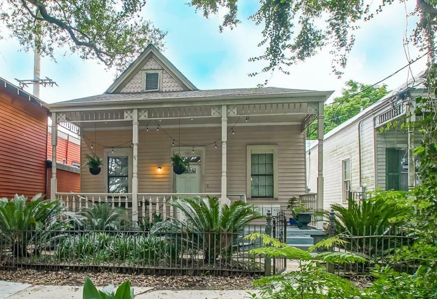 Property Photo:  751 Louisiana Avenue  LA 70115 