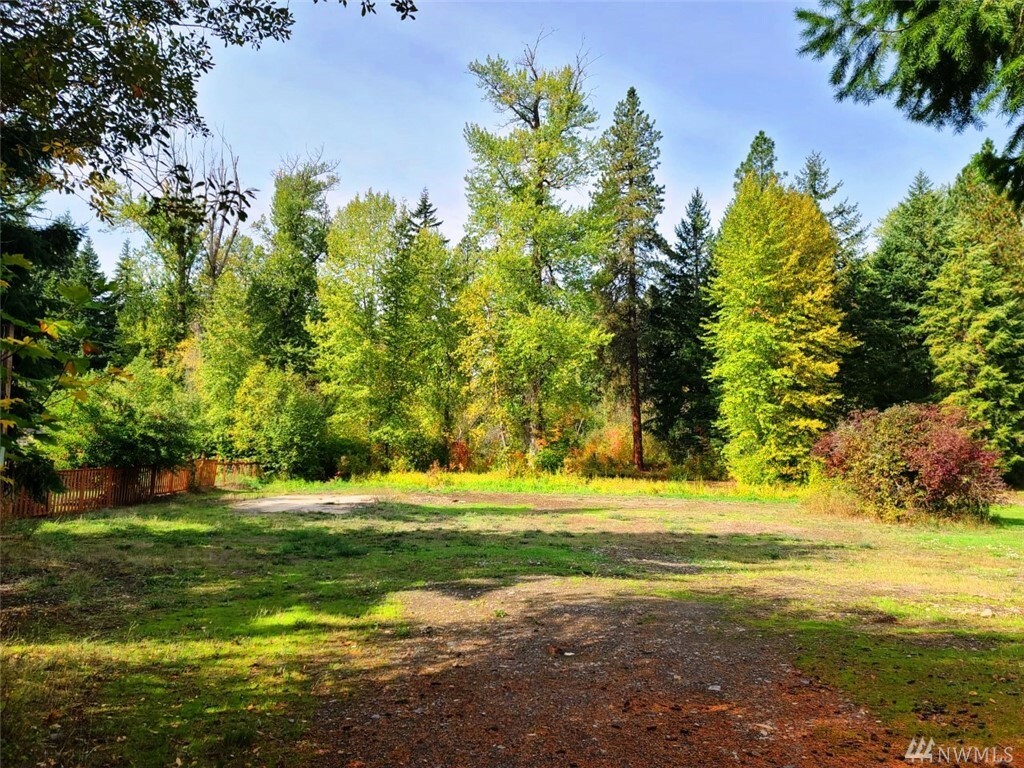 Property Photo:  531 Ermine Lp  WA 98922 