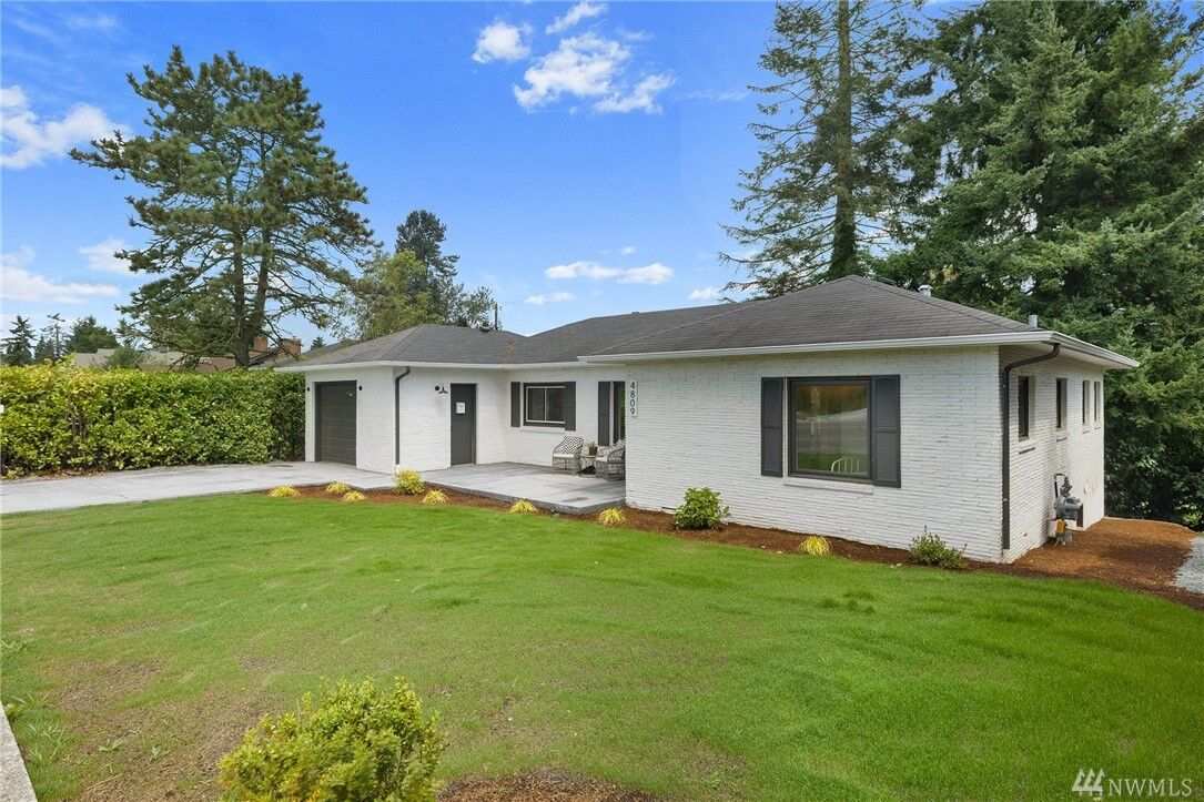 Property Photo:  4809 Colby Ave  WA 98203 