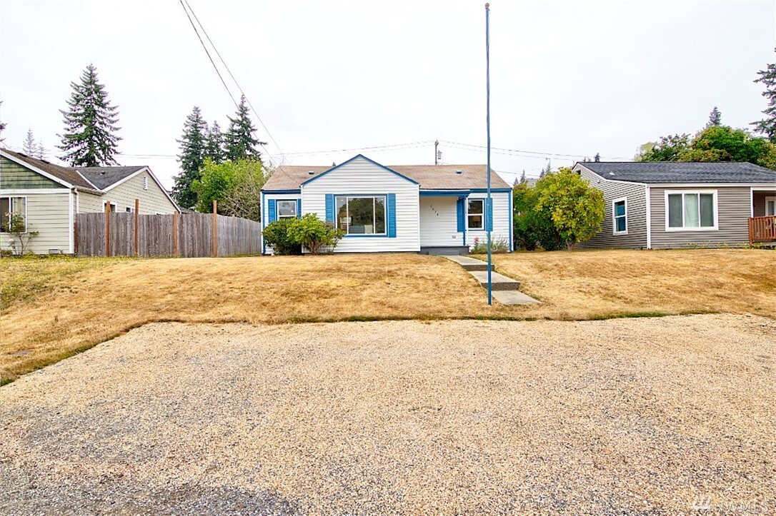 Property Photo: 6014 Oakes Ave WA 98203