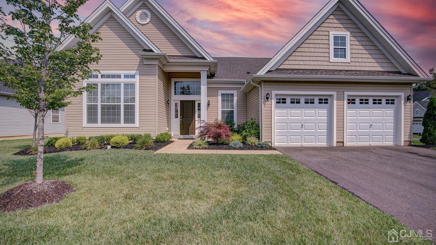 Property Photo:  2 Medinah Court  NJ 08831 