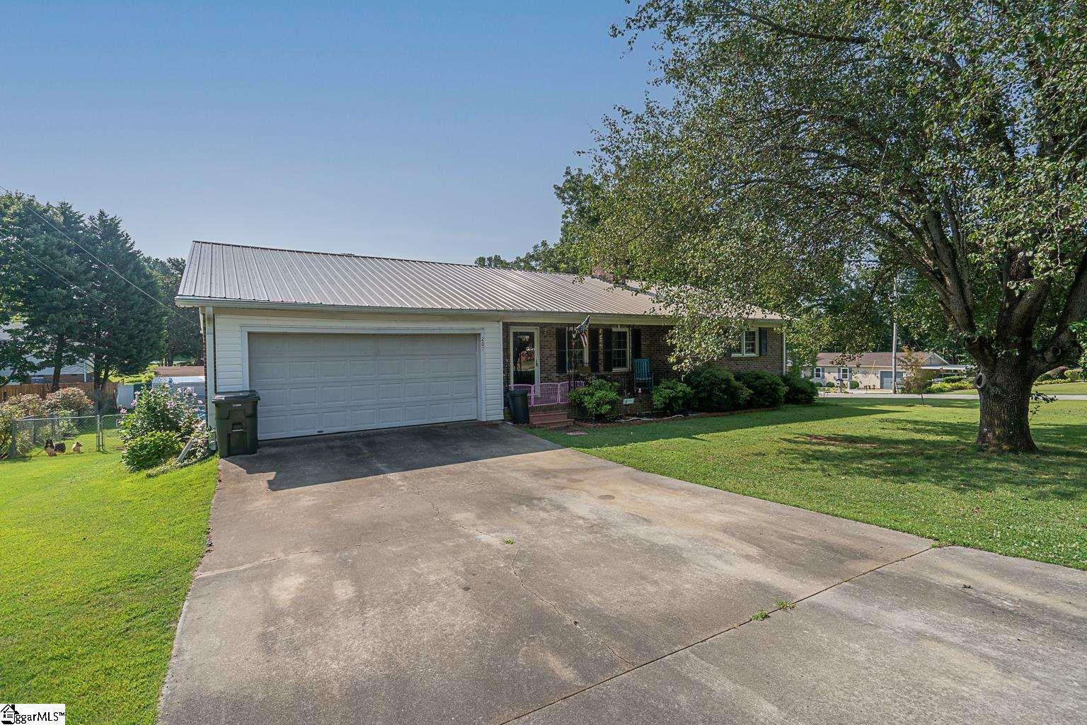 Property Photo:  207 Ketura Drive  SC 29642-2906 