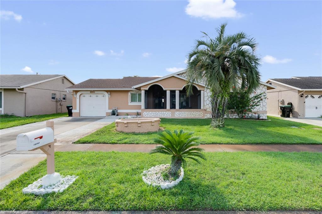 Property Photo: 10768 Lazy Lake Drive FL 32821