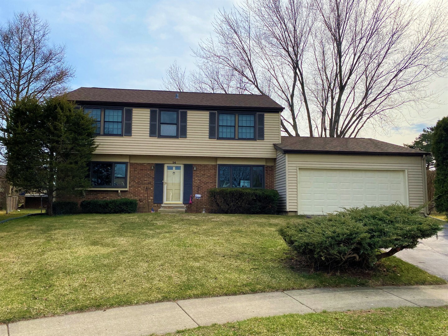 Property Photo:  14 Whitehall Court  IL 60089 