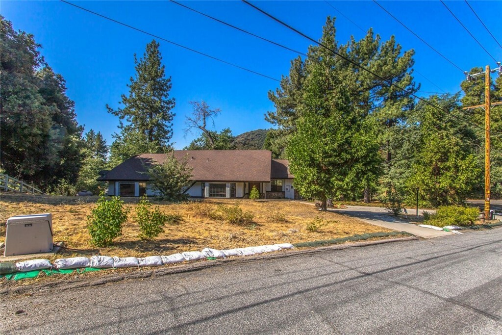Property Photo: 39375 Clearwater Drive CA 92399