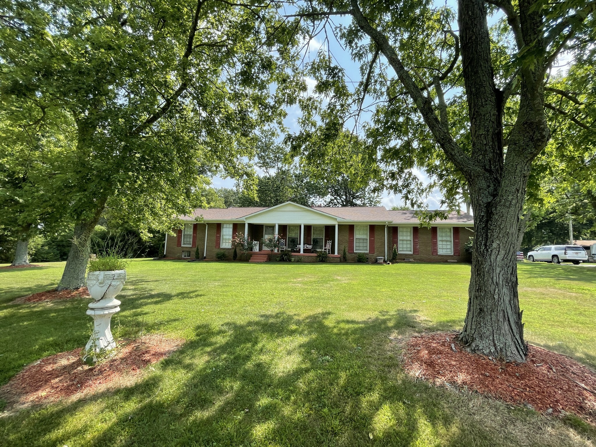 Property Photo:  1448 Baker Ln  TN 38464 