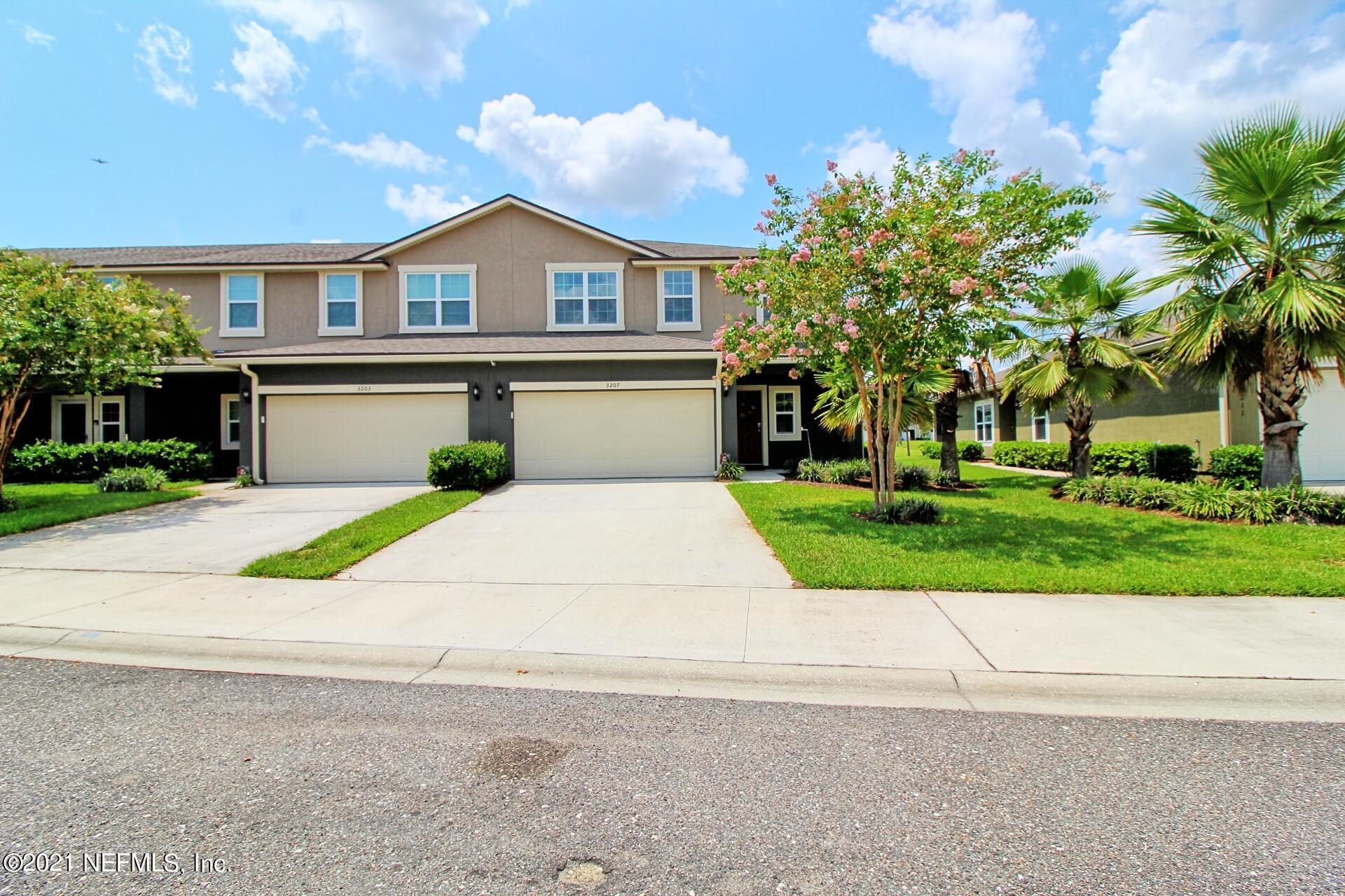 Property Photo: 3207 Chestnut Ridge Way 18F FL 32065