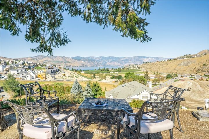 680 Golf Course Road  Chelan WA 98816 photo