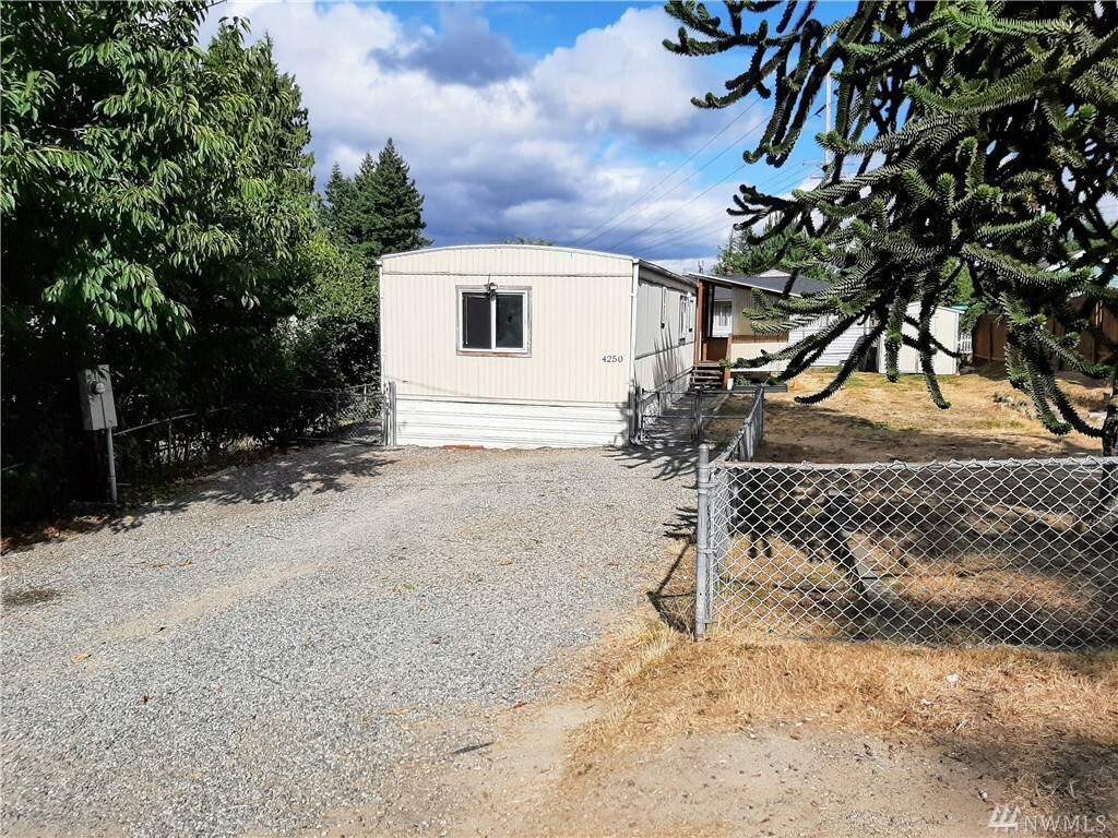 Property Photo:  4250 Olympic Dr W  WA 98312 