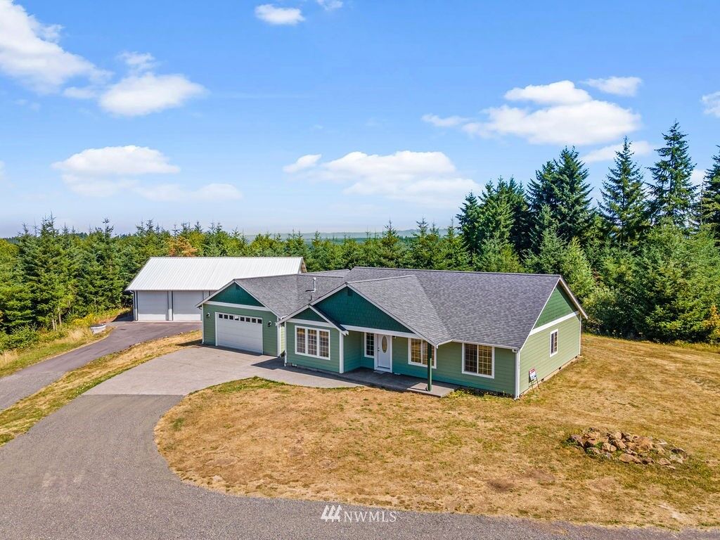 Property Photo: 201 Sparrow Lane WA 98611