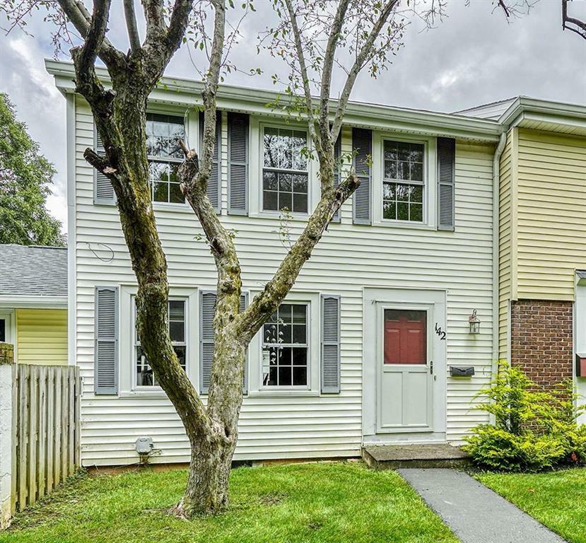 Property Photo:  142 S Estate Drive  NY 14580 