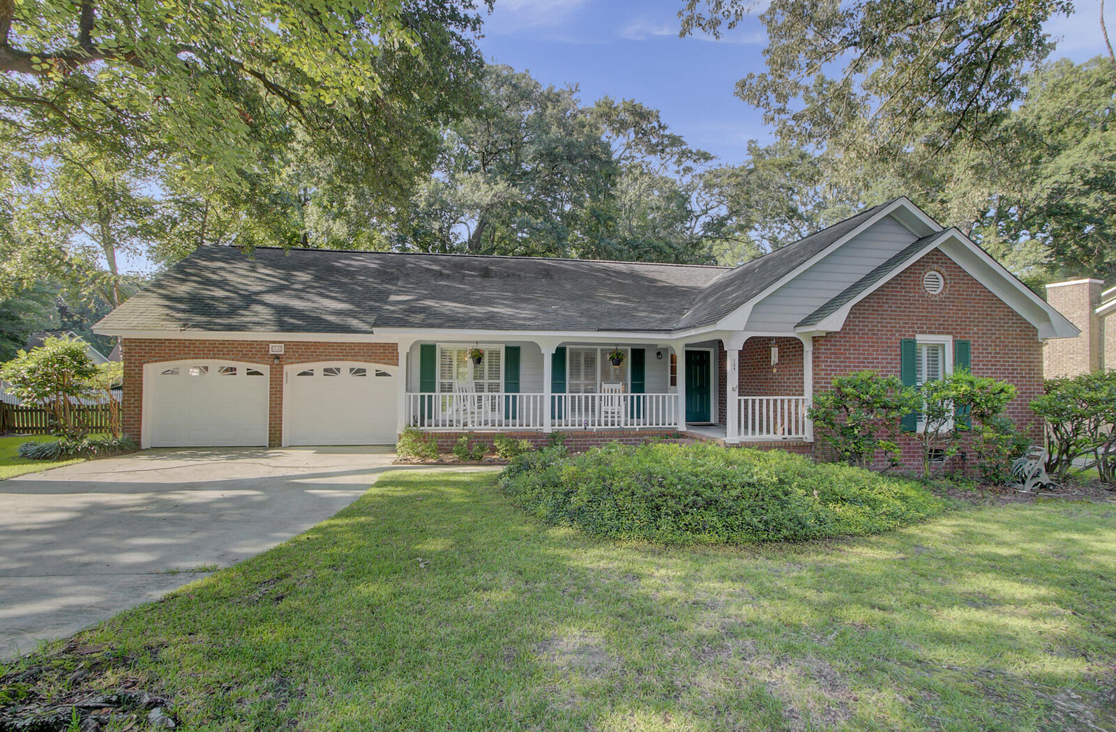 Property Photo:  104 Kent Court  SC 29485 