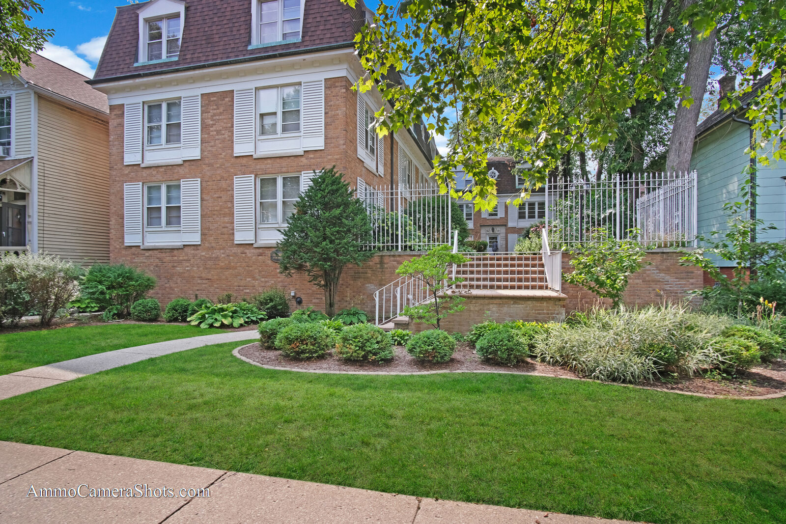 Property Photo: 2040 Sherman Avenue 2D IL 60201