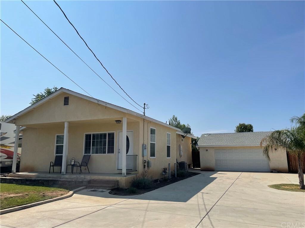 Property Photo: 121 County Line Rd. CA 92320