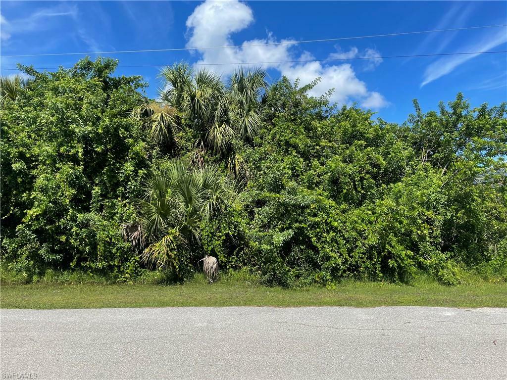 Property Photo:  6141 Hendley Court  FL 33905 